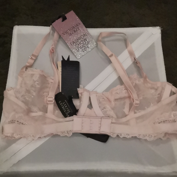 VS Bridal collection Unlined Bra in 32C - Picture 5 of 6